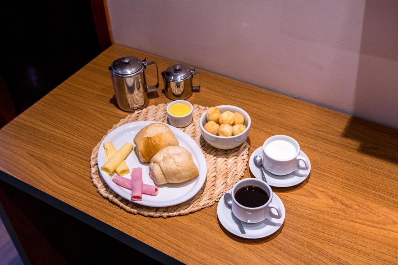 Alvorada Suites (Adults Only) 里奥韦尔迪 外观 照片