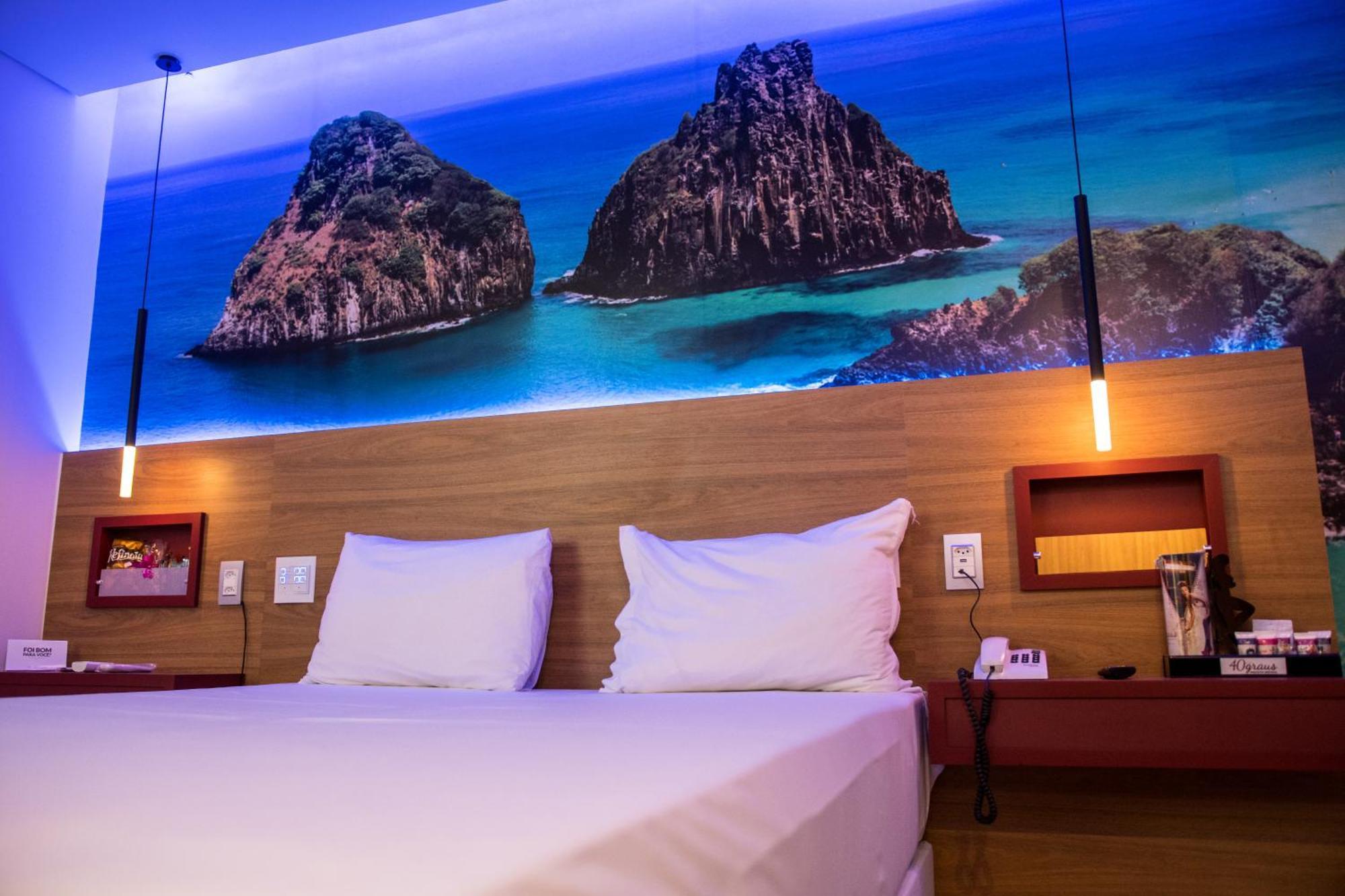 Alvorada Suites (Adults Only) 里奥韦尔迪 外观 照片